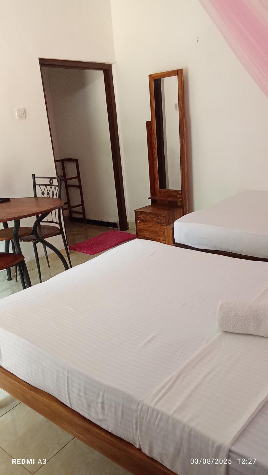 אנוראדפורה Sidhangana Home Stay חדר תמונה